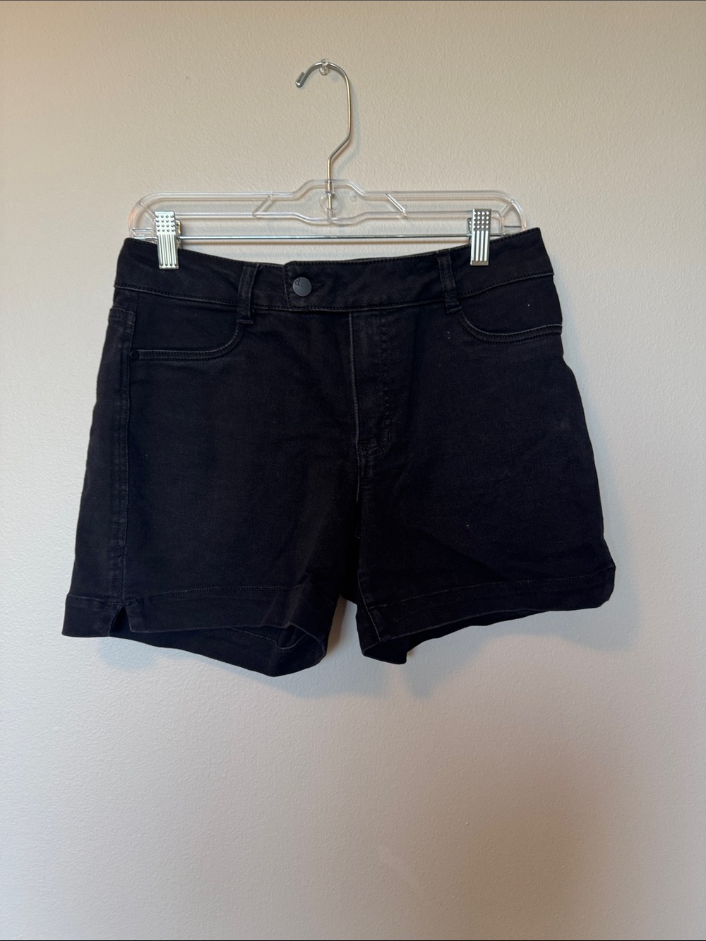 D. Jeans Black Denim Shorts